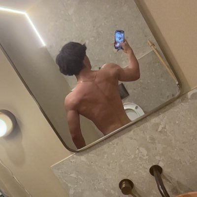 19 | NSFW | 9 inches | dms open | snap: stanleymayess | straight | not a buyer | SFW ACC @pxrkzet