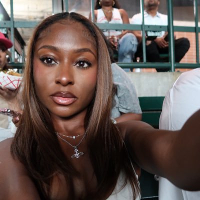 insta:_kayyrenee