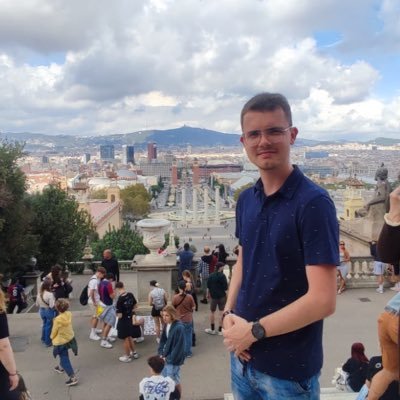 Fanatyk futbolu niemal w każdym wydaniu • Lech Poznań, AC Milan, Chelsea FC, Real Madryt • Poza tym uwielbiam 🎾🏐 🏎️