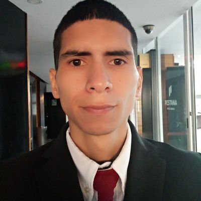El que pone empeño en lo que hace consigue fortaleza donde los incapaces se rinden....!!!!!