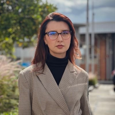 Abogada || Especialista en Defensa de los Derechos Humanos || Estudiante de Maestría en Seguridad y Defensa Nacionales.