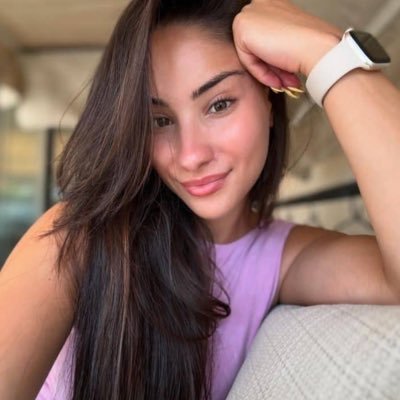 Charlotte2950's profile picture. 