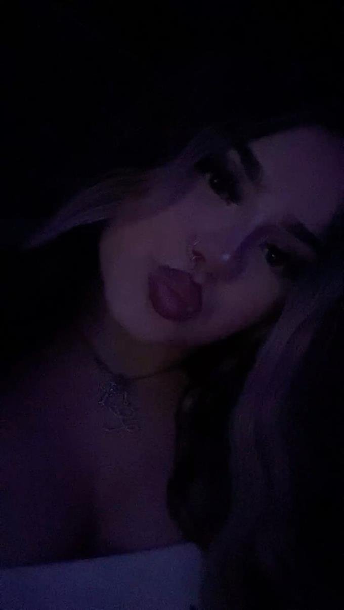 This is simply a side page... Go ahead and check out my real account @gracyysummer