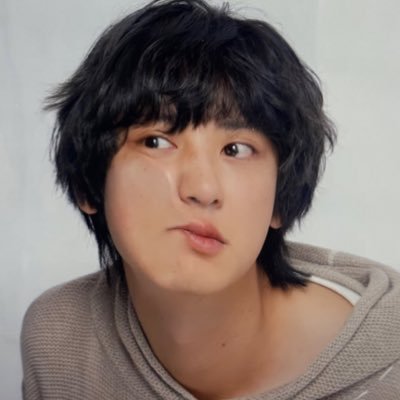 hoesyeol's profile picture. @WEAREONEEXO & @IVOFSPADES