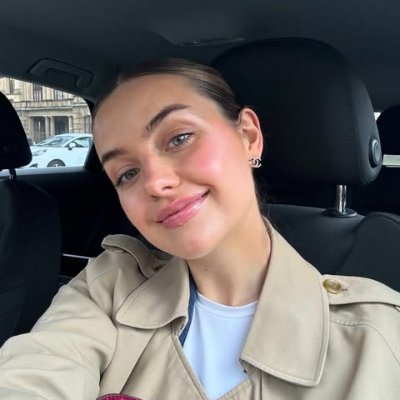 I am a lady who loves life. I do yoga and read every morning to make my life orderly, full of warmth and expectations.
🚫Robot 🚫Sex