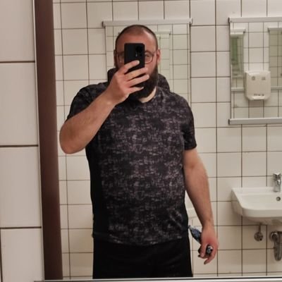 DanielLei35's profile picture. 1 FC Kaiserslautern👹-
Wrestling🤼-
Playstation💙-
Nintendo❤️-
Filme/Serien🎬-
Resident Evil🧟-
Monster Hunter🐉-
No AFD🚮