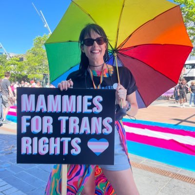 Sociologist, psychotherapist, parent, Star Trek fan, feminist, activist, #breastcancer ninja #repealedthe8th co-chair @together_safety & @mams4trans 🌈🏳️⚧️