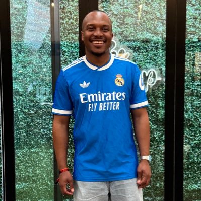 Khuty_M's profile picture. @ManUtd⚫️⚪️🔴 @realmadrid🤍🏳️