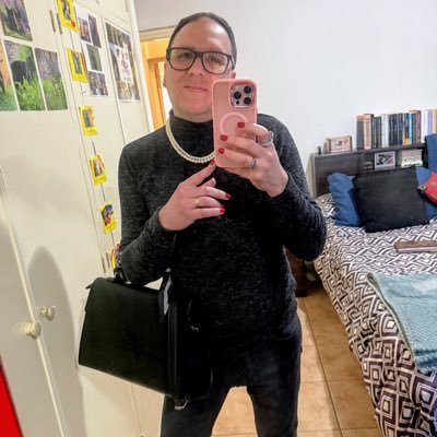 Esposo de @Gustha1 👬 *Tengo 3 niñas: Lana🐈, Luna🐈⬛y Tina🐈⬛. *🇦🇷Argentino y ciudadano portugués.🇵🇹 *Amante de la Literatura. 📖 *Docente.
