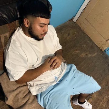 Andrew18663795's profile picture. 