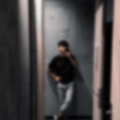 rahulsaxenax's profile picture. Collected every stone thrown at me and made myself an empire.

😁😏😛😝