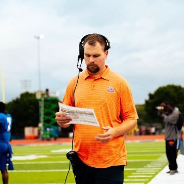 OL Coach @SavannahStateFB #5STRONG IG: https://t.co/h6fwe4SbgI