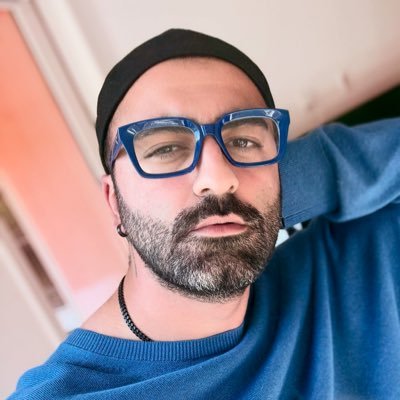 AleeForoughi's profile picture. Designer @ Amazon.⚡️Minimalist. Creative. Visionary. Design isn’t a job. It’s my language. Craxive energy 🔥 OC 🇺🇸 | Rootless