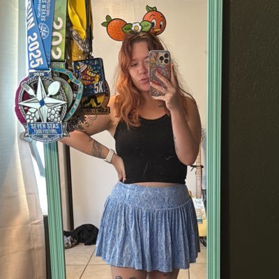 27- Spaghetti Lover, baseball fan, and beach baby.