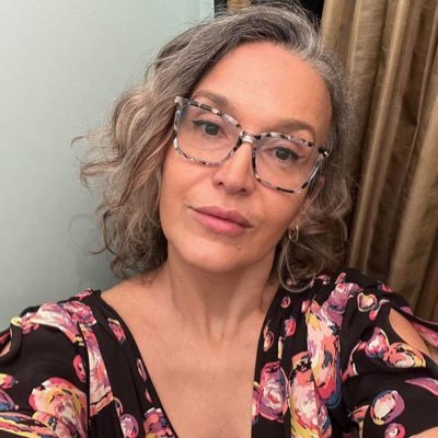 ✨ Fun, ambitious, and full of good vibes. I love deep talks, laughter, and adventures. Looking for someone who can match my energy and keep me smiling.