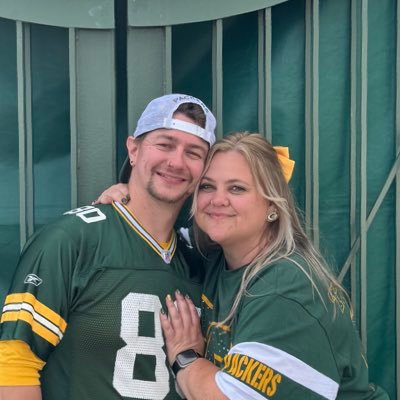 Just a Colorado girl🏔 livin’ in a Wisconsin world🧀 | host of @tailKate & Beautiful and funny, sometimes, according to someone who resembles Aaron Rodgers.