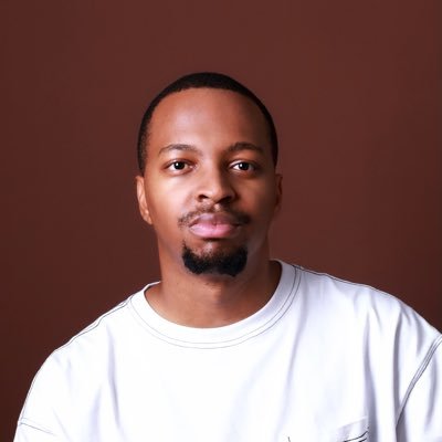 Alternative DJ | Songwriter | QWERTY Keyboardist. To purchase/lease beats, brand work or other enquiries, send through an email: yolophonik@gmail.com
