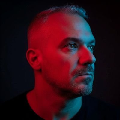 Liberal, Tripeiro e Artista.š O resto Ć© defeito.
Graphic Designer | Tattoo Artist | Urbex Explorer
VN Gaia, Porto šµš¹