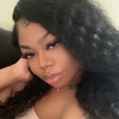 full time muva of two + full time bad bitch🖤