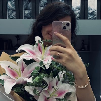 Luminouslunaris's profile picture. معجزه اتفاق میوفته✨
