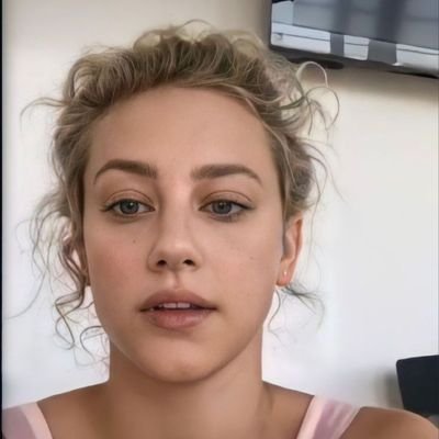 Sweet face, guilty pleasure 💋 | Slide in if you can keep up.
Soft heart, bold mind, irresistible vibe. | If you can make me laugh, you’ve already won.