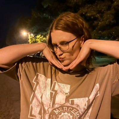 She/her / 22 / lesbian / spork :)