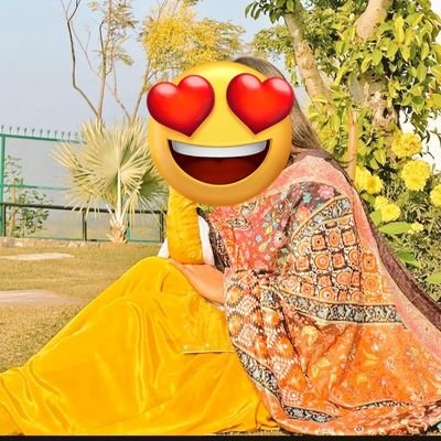 घमंडी नहीं है हम परन्तु आपका व्यवहार ही तय करेगा कि हमें आपसे कितनी बात करनी है...हम ज़हर भी हैं और शहद भी,ज़ायका आपको आपके रवैये के मुताबिक मिलेगा!