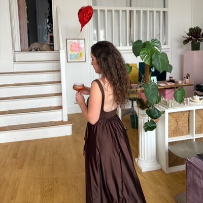 AnaisHaouzi's profile picture. est en train de vous spam…