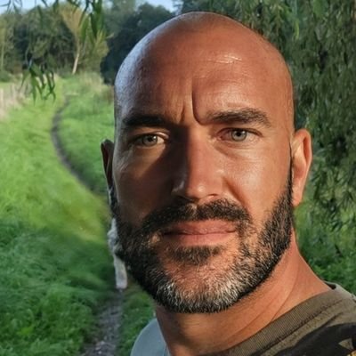 40 something | HSP | OCD | Overthinker | #teamfriet | 🖤 | If you don’t like animals, we can’t be friends| 🐶 | 🍕 | 🇮🇹 | ⚽️1913