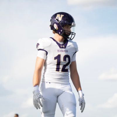 Navarro High School | Class of 2028 | WR/DE/SS | 6’1 | 180 lbs. | 4.6 40yd | GPA 3.6 | Varsity Football/Track | @defcontx7v7 ✝️ Proverbs 27:17