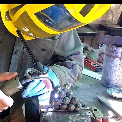 Decuyosoy's profile picture. sentir, es estar distraido...