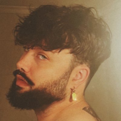 chrissvelour's profile picture. 
