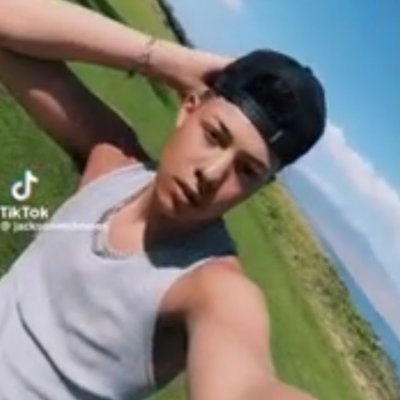 jude254_'s profile picture. Making it out alive @newpairsu