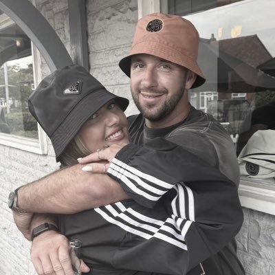 CharCresswell's profile picture. 📸 Instagram • charcress