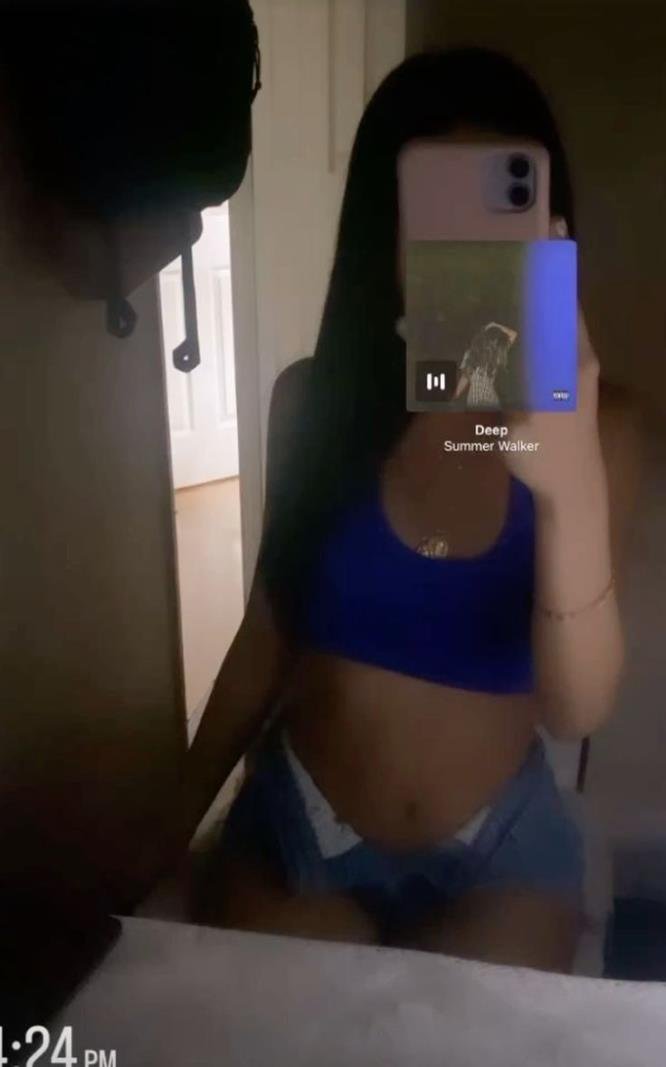 Celeva_Velos's profile picture. This is simply my spam page... Kindly follow my real account @GabbyGiddy