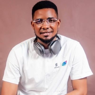 Segun_Omo_Imole's profile picture. Performing Gospel artiste 
Book us today for ur birthday song//Live band//Concert//Naming ceremony//House warming
07045307894
oluwasegunprecious2020@gmail.com