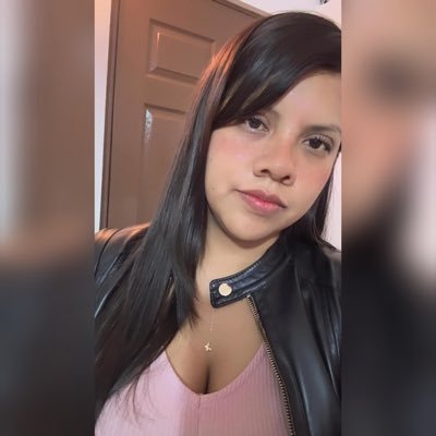 lizzmig's profile picture. Lo normal es solo lo ordinario, la vida pertenece a aquellos individuos raros y excepcionales que se atreven a ser diferentes.