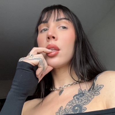dylandixx's profile picture. BRAT NEXT DOOR 😈 BLACKMAIL QUEEN 👑 EXPOSURE ADDICT ⚠️