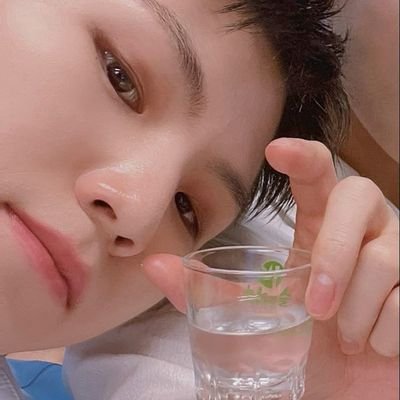 desabafei sobre o woozi para o kendall e ele escreveu ask you tonight ㅤㅤㅤㅤㅤㅤ13+3+1 = #HOME ♡ . ⏜