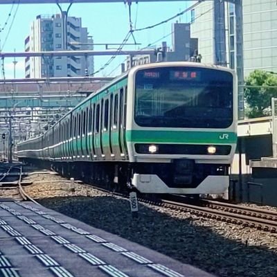 こんにちはKotoraです。エロアカブロックします。スマホ鉄。電車好き、仲良くしてくれる人。優しくしてれる人。とちぎ民。無言フォロー失礼します。中2。男(呼ぶとき。)#e217Y15編成好きのことらを来い、推しのYouTuberはれいさんとめすかさんと西園寺さんとひろきさん、フォロバしてからDMやめてね 兄@てつ@タク