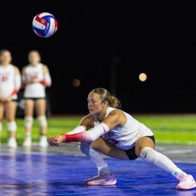 2028 5’10” West Plains HS (MO) Volleyball OH/ Track- PV/HJ/sprints/throws | Apex VBC 16 National Navy - 16 Open Division | violethafer2028@gmail.com