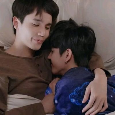 cause I remember it all too well
an EXOL
BL FAN since 2017
a PERAYA POLCA NOMNOM RONANS HANGER
a wattpad writer who loves to read ANGST genre