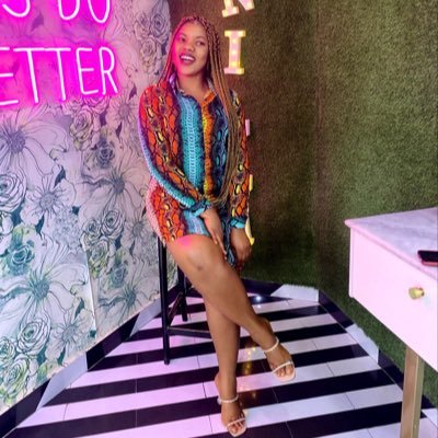 Welcome to my small 🌍\Lover of God🙇♀\Proverbs 31🙏\Celestial babe 👧 😊Ondo(owo👸single /Music Lover🎧Tax Personnel,Bsc ,MBA📚📚 Ambivert 😍 LIBRA♎️ #MANUTD