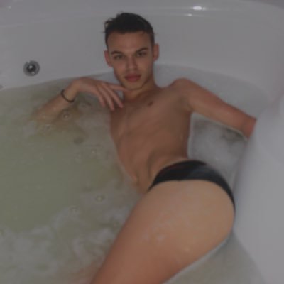 Venham disfrutar do verdadeiro mundo da putaria e sedução 😈🔞 @papacitozix