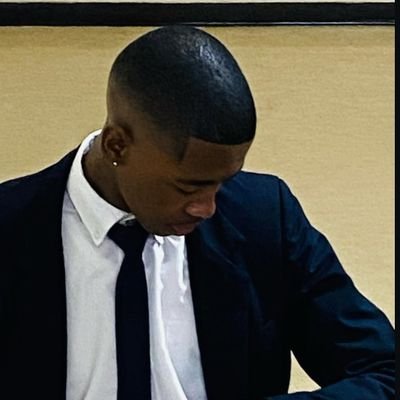 Saint_PapnVleis's profile picture. Designr @ChynTown. Shack Architect. BunnyChow QA officer.● P-T tailor. Sour bread Distributor. Anti-cheating NPO foundr ■  '03 Ambassador. Sous Chef @Poppi Huis