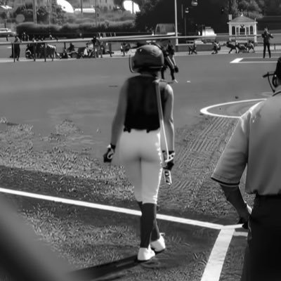 #18 || #25 || MiF || Varsity Softball || NJ Lighting Fastpitch Supino 18u || Ocean Township Highschool || GPA 3.7 ||CO 2027 || Email:sadiemiller1218@gmail.com