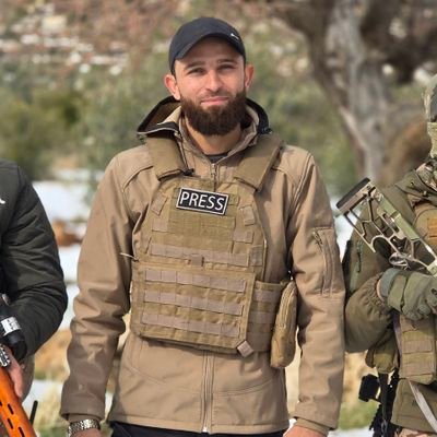 إعلامي حربي في وزارة الدفاع السورية، أقتحم الميدان كما يقتحمه المقاتلون، أجعل من كلماتي رصاصاً ومن عدستي سلاحاً، أنقل ملاحم الأبطال لتبقى الحقيقة خالدة