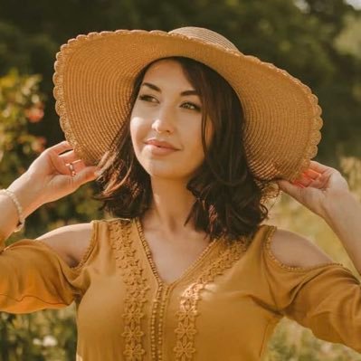 VeneraUGC's profile picture. UGC Creator| Beauty & Lifestyle Content