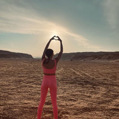 Life is short, so spread some kindness and enjoy the journey! I'm an entrepreneur (not a porn star 🚫) and just to be clear, I'm not into casual hookups 😎😎