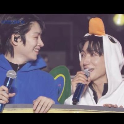 ELF 2017! TeukChul bias. Author of SJ AU - Lady Heesica's Mansion (soon in WP) and Remembering You .Crazy for Heenim. Let's be mutuals, ELFs!! 💙💙💙